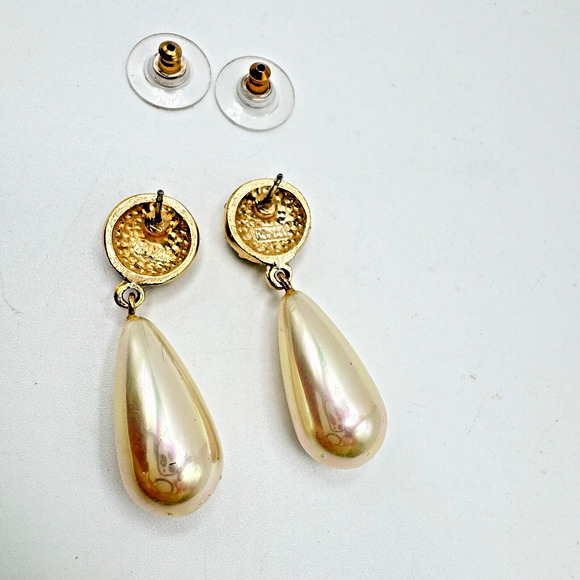 Vintage Faux Teardrop Pearl AB Rhinestone Dangle Earrings Gold Tone Retro 1.5" - Picture 4 of 8